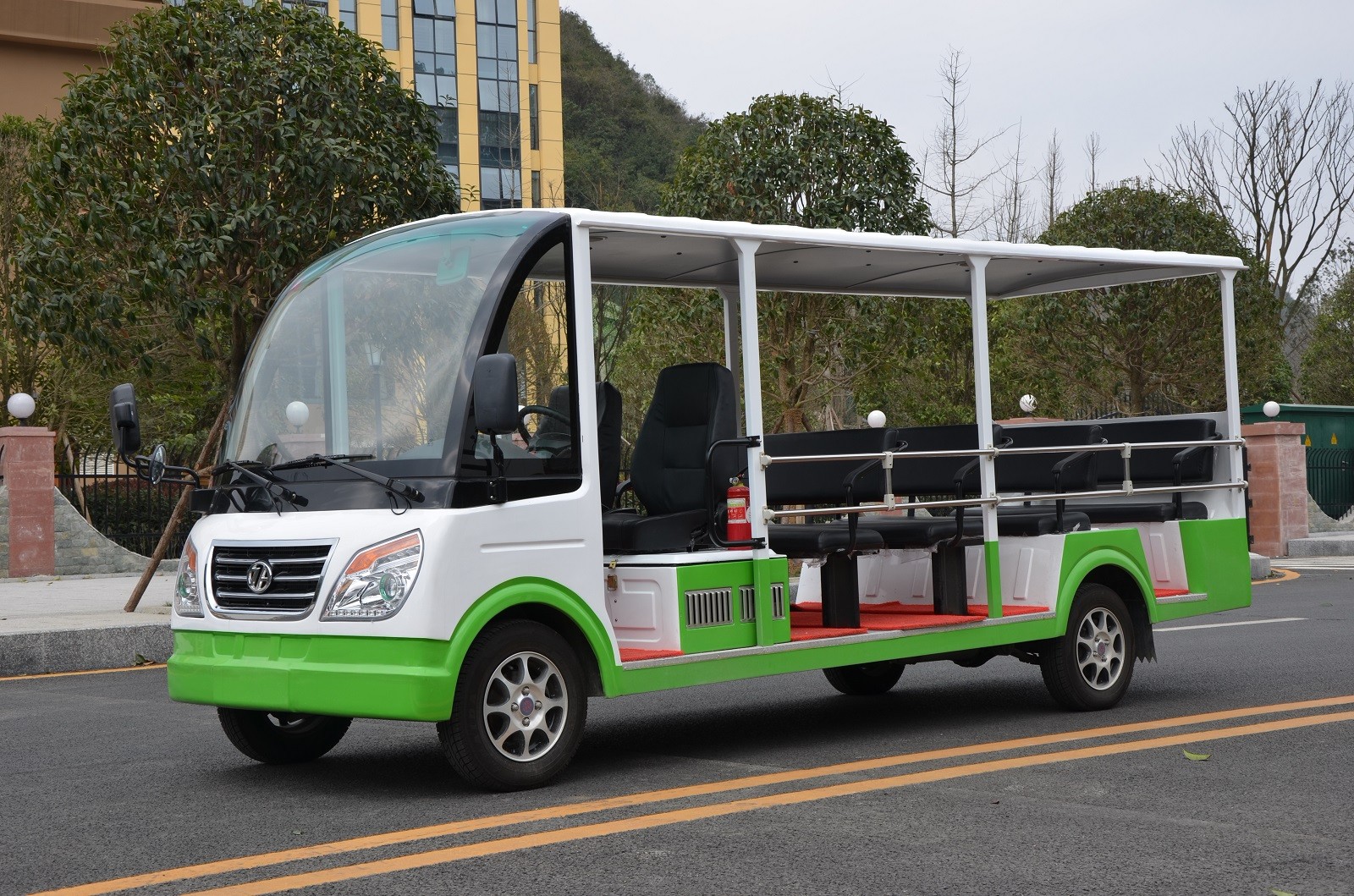 14座電動(dòng)觀光車(chē)多少錢(qián) 忠輝觀光車(chē)